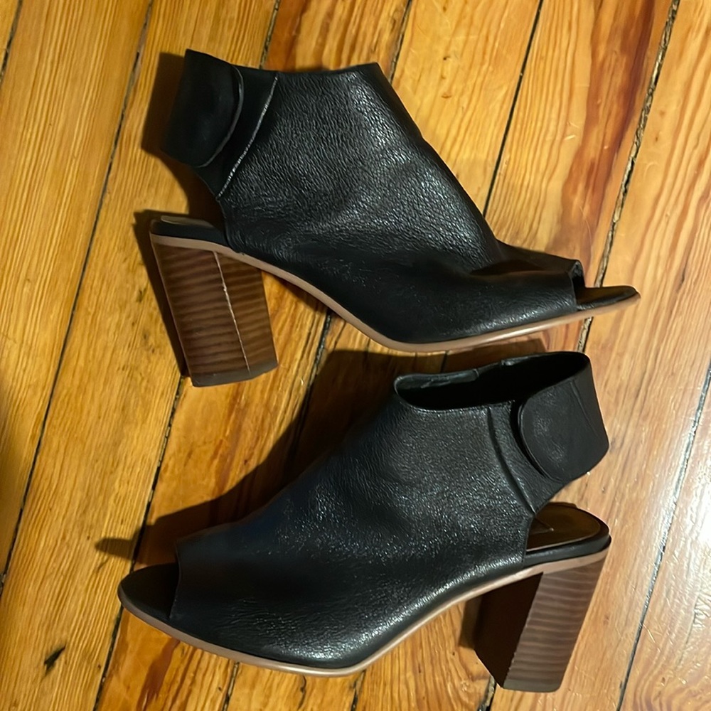 Steve Madden Black Heeled Mule with Strap